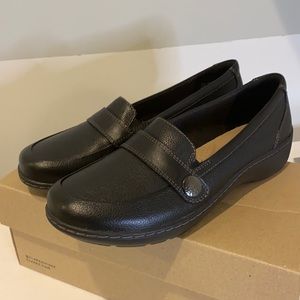 New Clarks Cora Daisy leather loafer